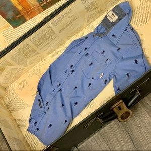 VANS BUTTON DOWN SHORT SLEEVE PINEAPPLE MOTIF!